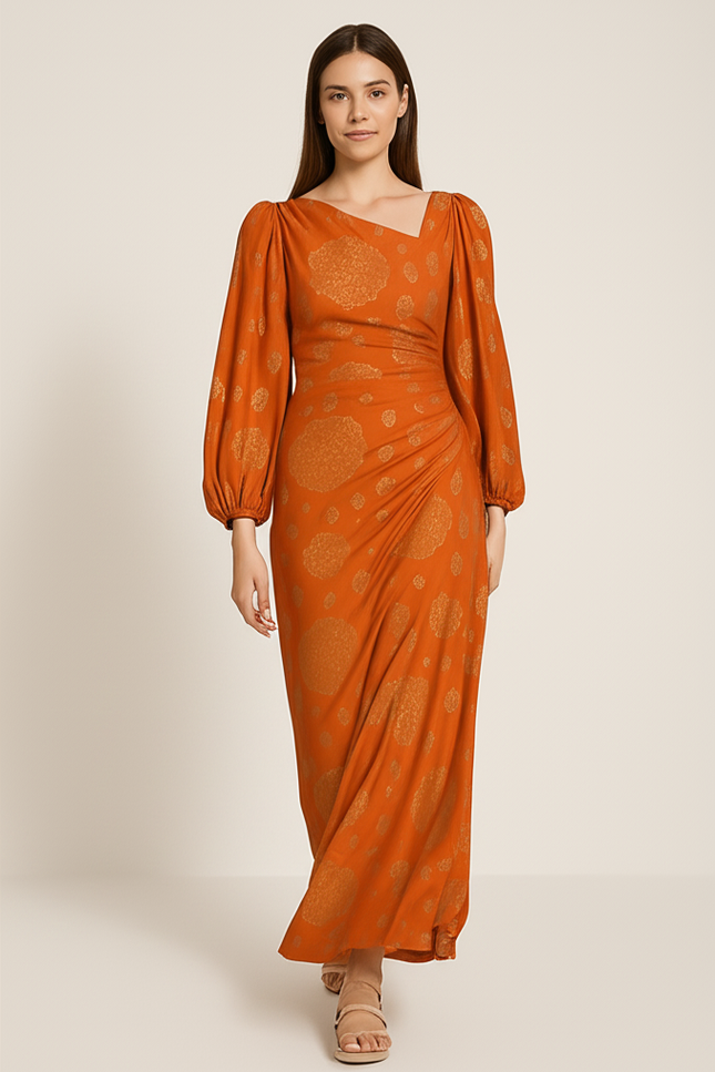 Robe Orange À Motifs Dorés Élégante - gallery 4